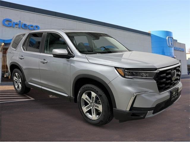 new 2025 Honda Pilot car, priced at $47,825
