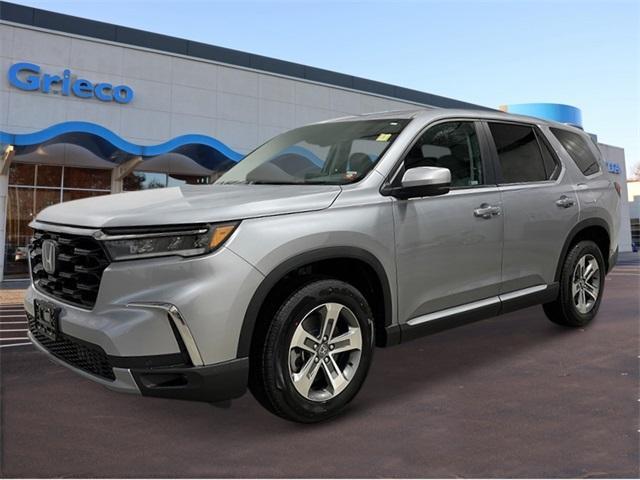 new 2025 Honda Pilot car, priced at $47,825