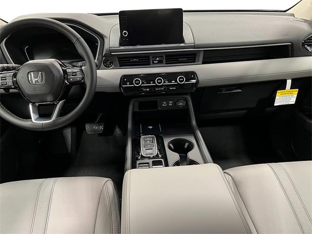 new 2025 Honda Pilot car, priced at $47,825