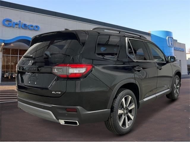 new 2025 Honda Pilot car, priced at $55,305