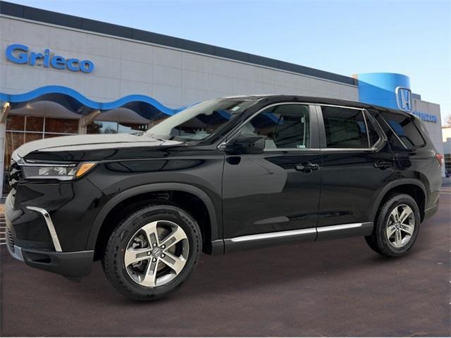 new 2025 Honda Pilot car, priced at $46,325