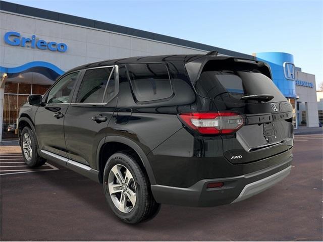 new 2025 Honda Pilot car, priced at $46,325