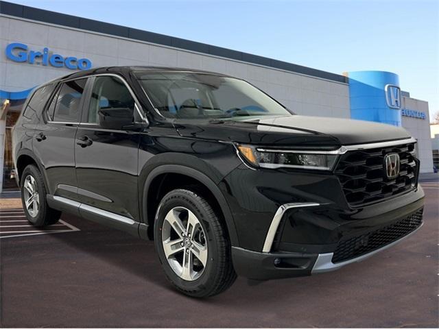 new 2025 Honda Pilot car, priced at $46,325