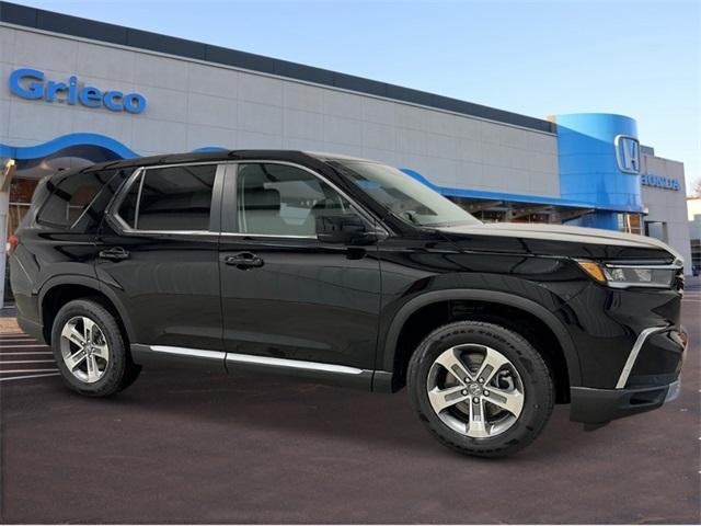 new 2025 Honda Pilot car, priced at $46,325