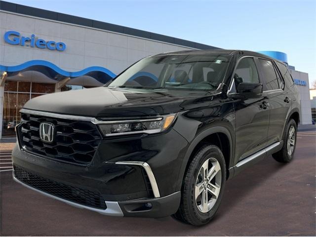 new 2025 Honda Pilot car, priced at $46,995