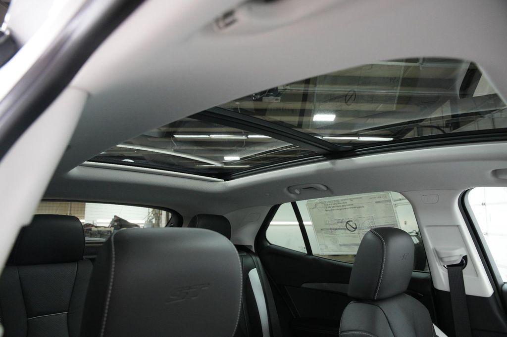 new 2025 Buick Envision car, priced at $39,035