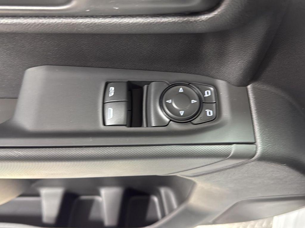 new 2025 GMC Sierra 1500 car, priced at $33,350