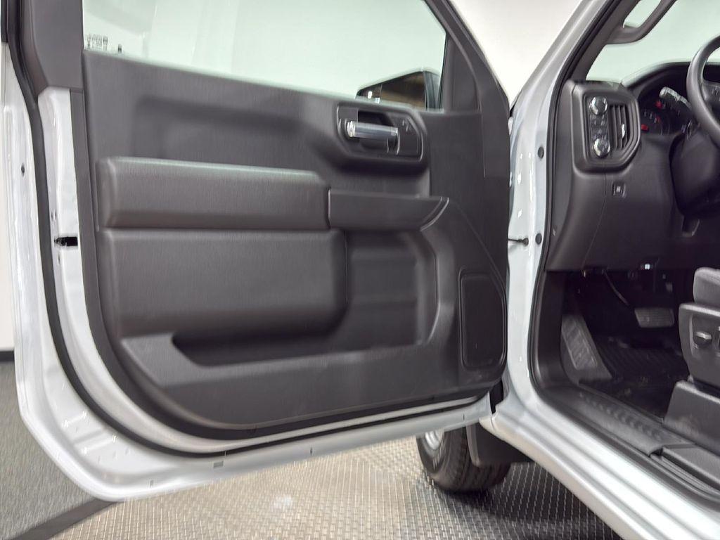 new 2025 GMC Sierra 1500 car, priced at $33,350