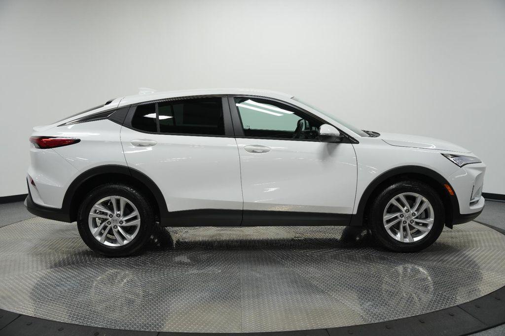 new 2025 Buick Envista car, priced at $24,585