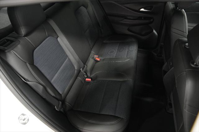new 2025 Buick Envista car, priced at $23,635