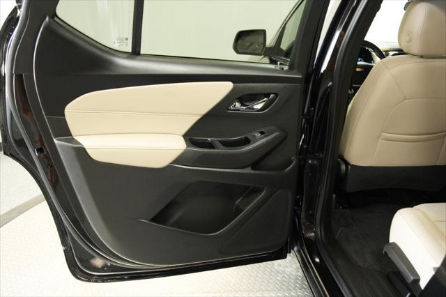 used 2023 Chevrolet Traverse car, priced at $30,900