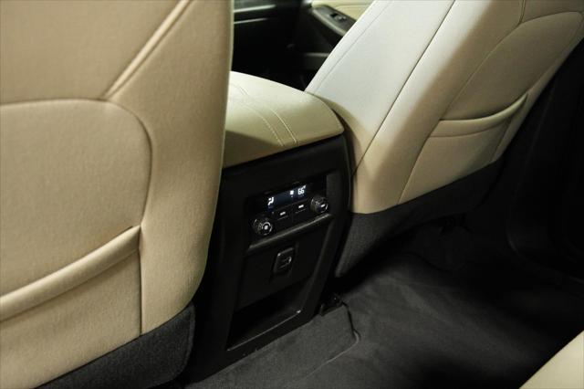 used 2023 Chevrolet Traverse car, priced at $31,800