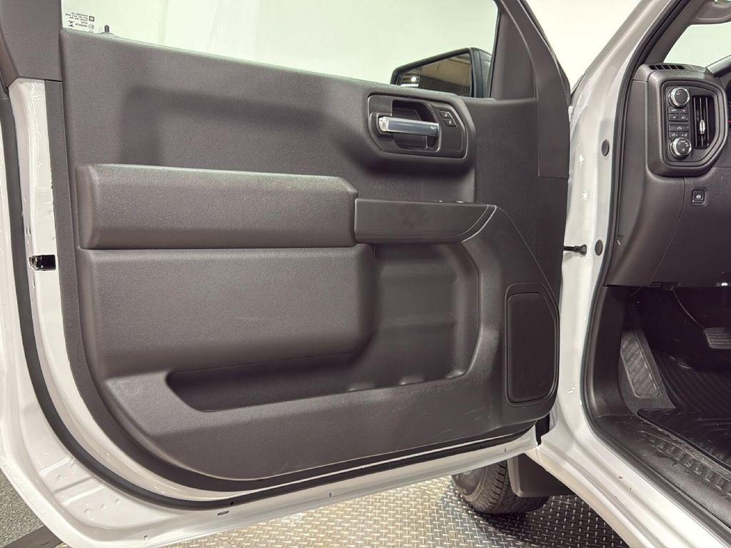 new 2025 GMC Sierra 1500 car, priced at $33,350