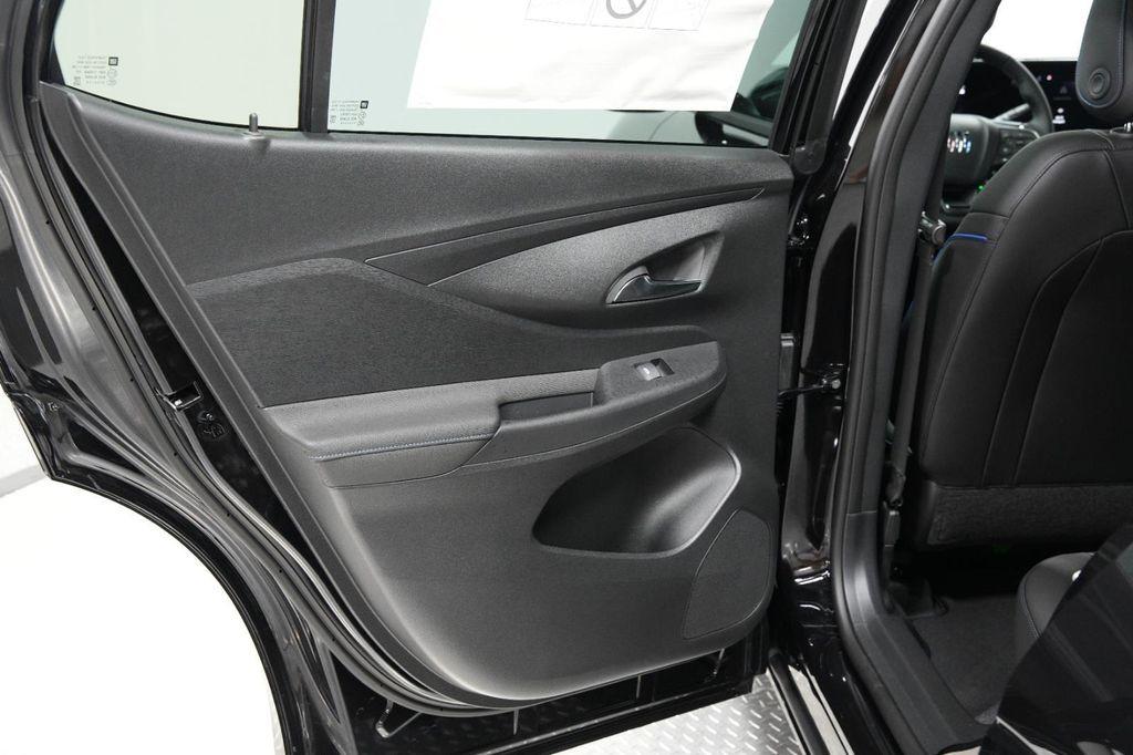 new 2025 Buick Envista car, priced at $27,470