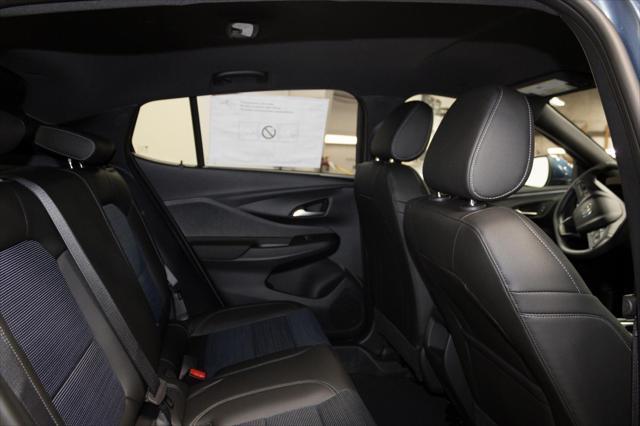 new 2025 Buick Envista car, priced at $24,130