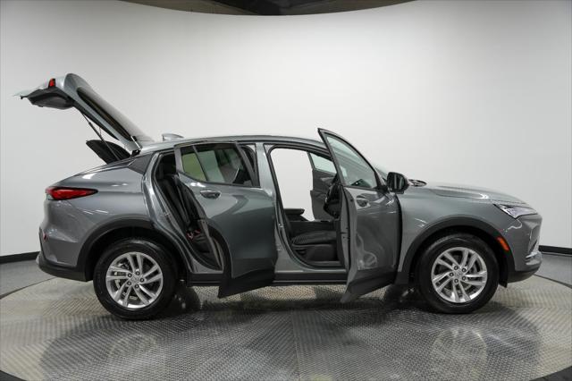 new 2025 Buick Envista car, priced at $23,580