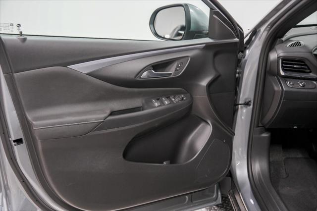 new 2025 Buick Envista car, priced at $23,580