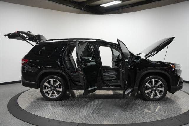 used 2025 Honda Pilot car, priced at $52,300