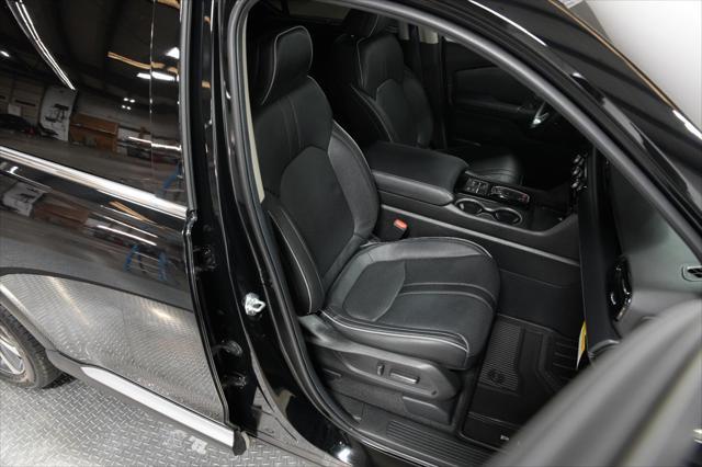 used 2025 Honda Pilot car, priced at $52,300