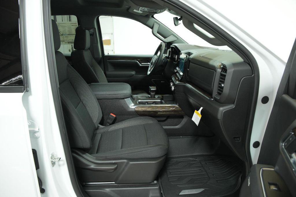 new 2025 GMC Sierra 1500 car, priced at $49,440