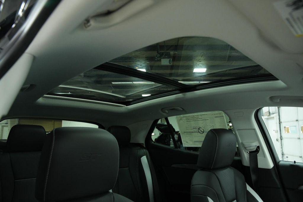 new 2025 Buick Envision car, priced at $38,435