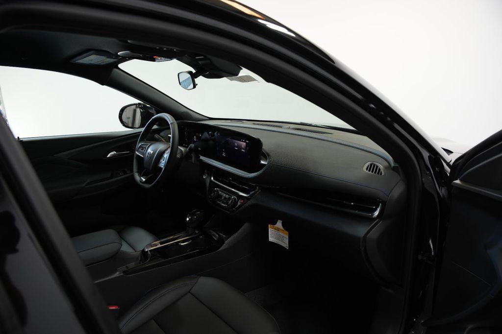 new 2025 Buick Envista car, priced at $28,320