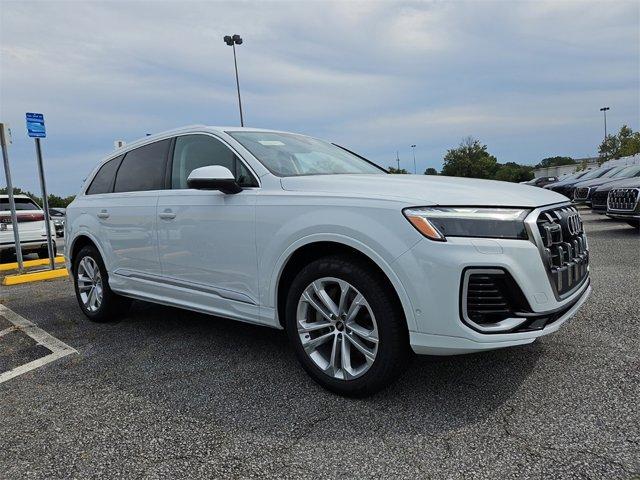 new 2025 Audi Q7 car, priced at $71,300