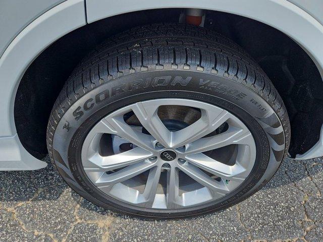 new 2025 Audi Q7 car, priced at $65,600