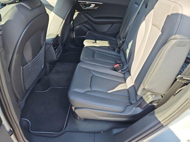 new 2025 Audi Q7 car, priced at $71,700