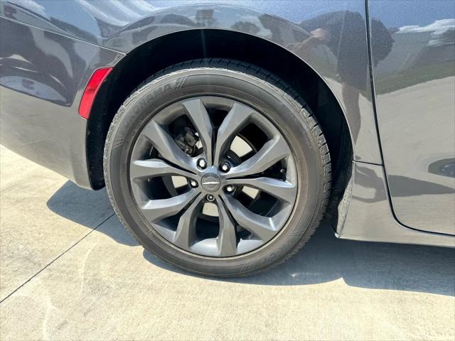 used 2018 Chrysler Pacifica car, priced at $11,995