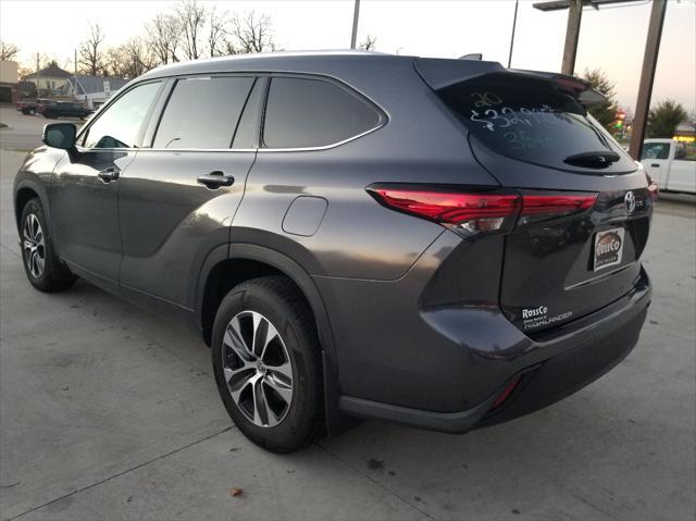 used 2020 Toyota Highlander car, priced at $32,995