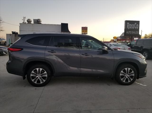 used 2020 Toyota Highlander car, priced at $32,995