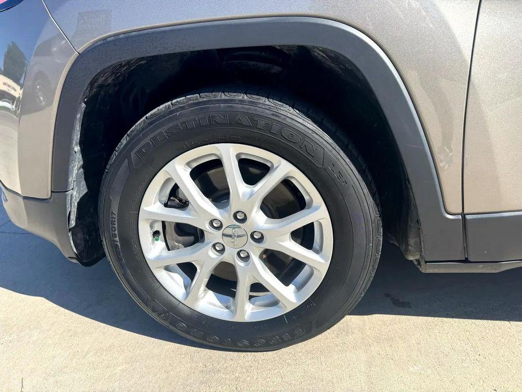 used 2018 Jeep Cherokee car, priced at $16,995