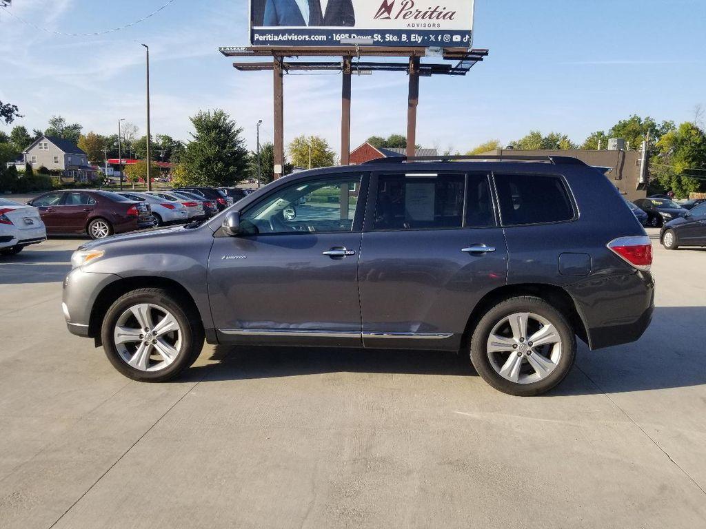 used 2013 Toyota Highlander car, priced at $12,995