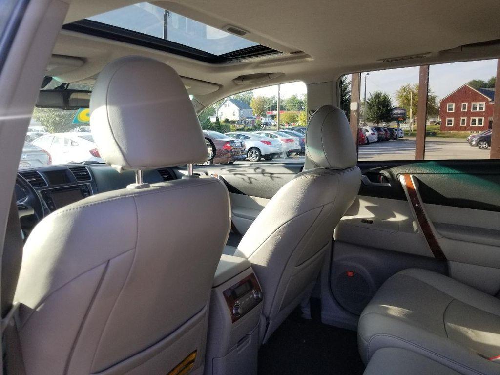 used 2013 Toyota Highlander car, priced at $12,995