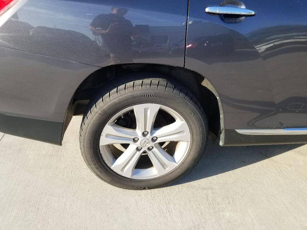 used 2013 Toyota Highlander car, priced at $12,995