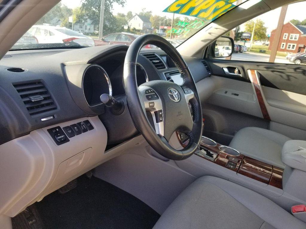 used 2013 Toyota Highlander car, priced at $12,995