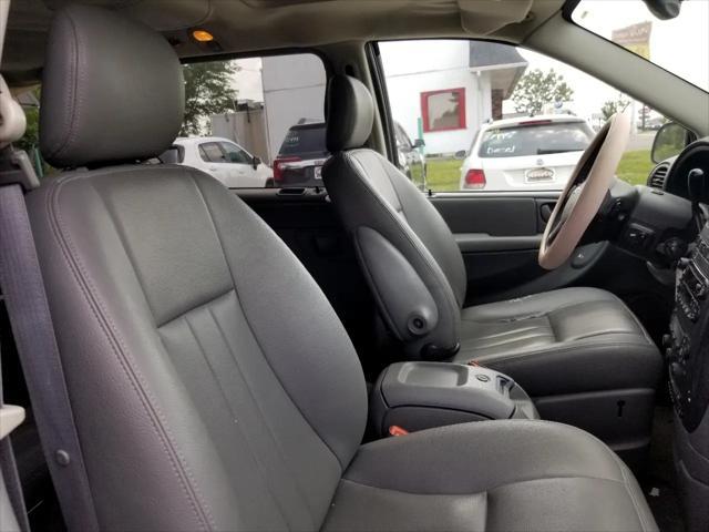 used 2006 Dodge Grand Caravan car, priced at $2,995
