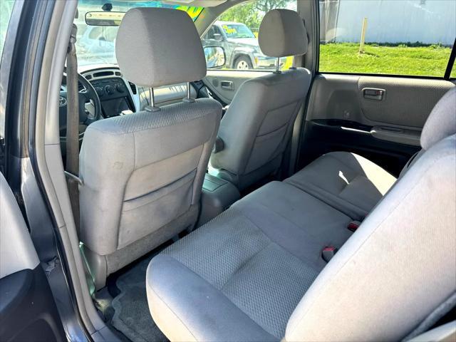 used 2006 Toyota Highlander car, priced at $5,995