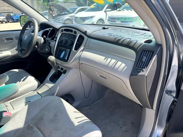 used 2006 Toyota Highlander car, priced at $5,995