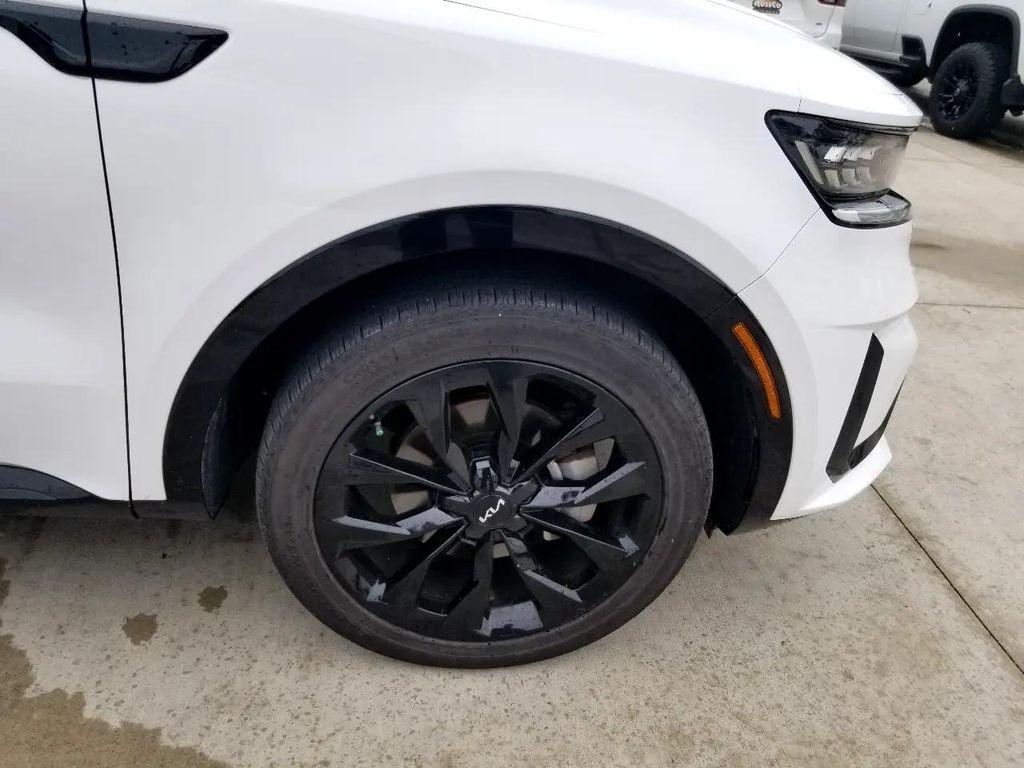 used 2022 Kia Sorento car, priced at $30,995