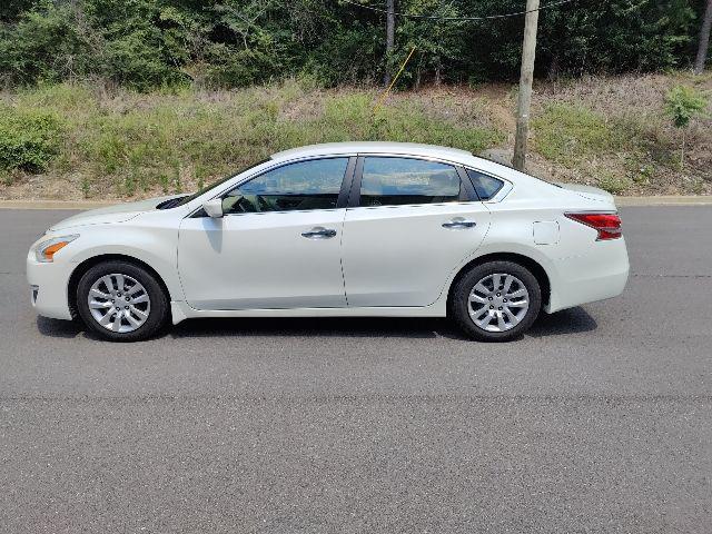 used 2015 Nissan Altima car, priced at $9,999