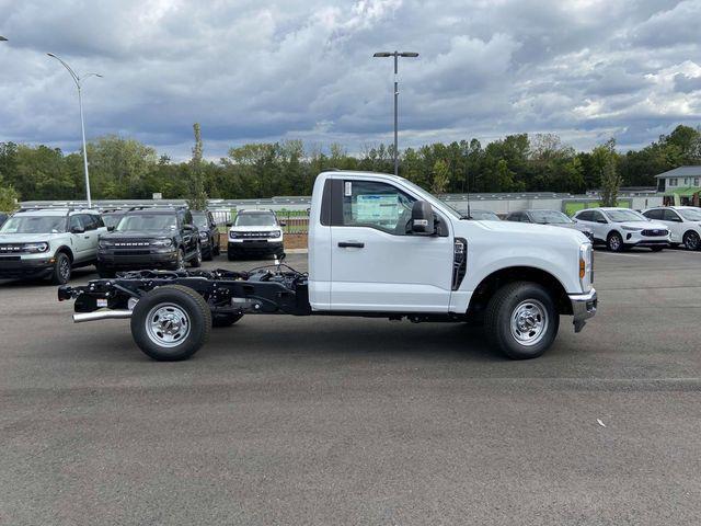 new 2024 Ford F-250 car, priced at $40,742