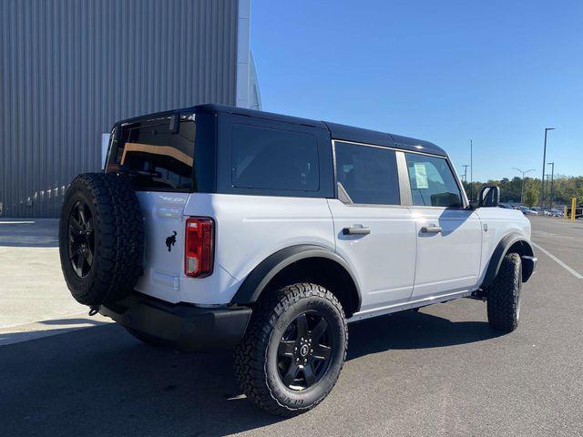 new 2025 Ford Bronco car, priced at $45,032