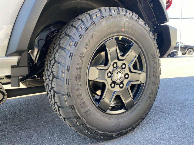 new 2025 Ford Bronco car, priced at $45,032
