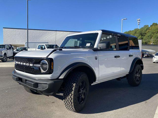 new 2025 Ford Bronco car, priced at $45,032