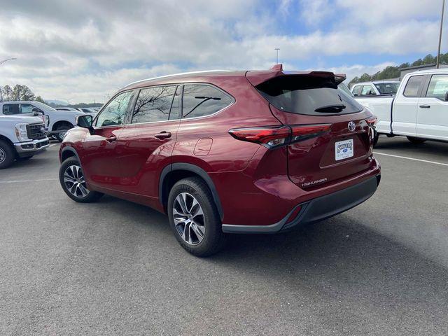 used 2021 Toyota Highlander car, priced at $26,561