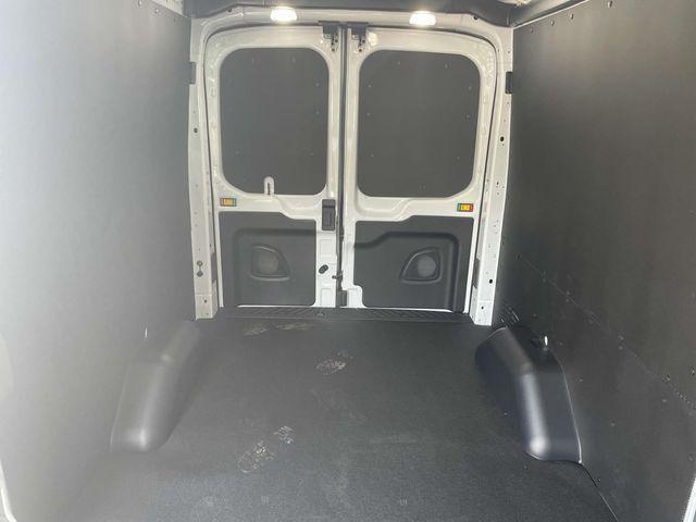 new 2025 Ford Transit-250 car