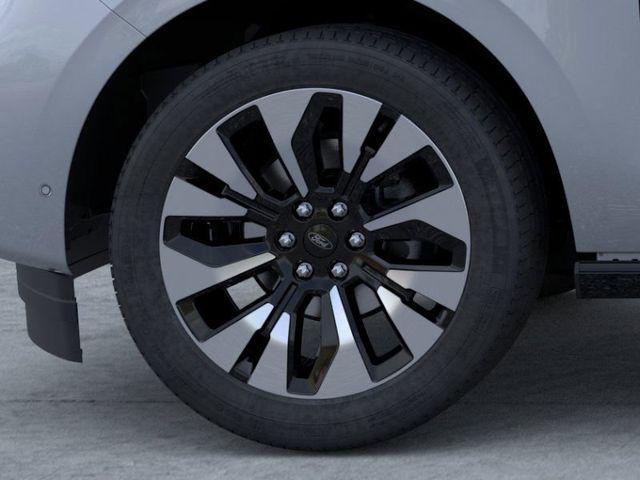 new 2025 Ford Expedition car, priced at $78,701