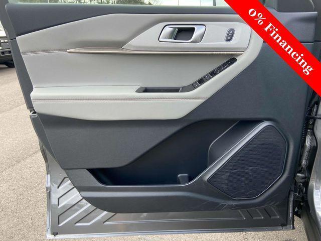 new 2025 Ford Explorer car, priced at $35,984